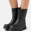 Holzweiler Sognsvann Low Boots - Bottes En Caoutchouc - Black 2 Holzweiler Sognsvann Low Boots - Bottes En Caoutchouc - Black -Next Soldes 01f26a68cc2d474292c2af9a69b0ea13