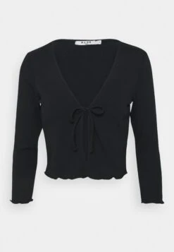 NA-KD Front Tie Cardigan - Gilet - Black 10 NA-KD Front Tie Cardigan - Gilet - Black -Next Soldes 022f587cf421492ea93ed229ff9bb452