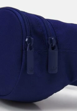 Adidas Originals Unisex - Sac Banane - Victory Blue/White 11 Adidas Originals Unisex - Sac Banane - Victory Blue/White -Next Soldes 08f0d42b4dbd4da58c2f01ca8bd1915f