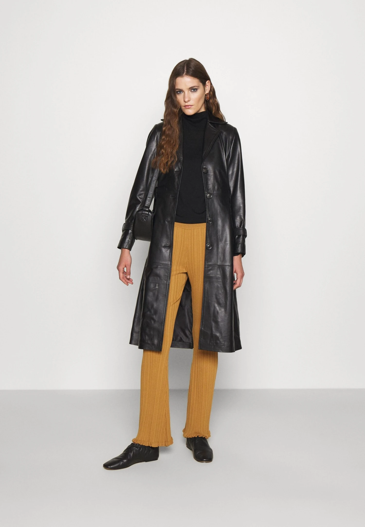 Isabel Fashion - Trench - Black 4 Isabel Fashion - Trench - Black – Image 2