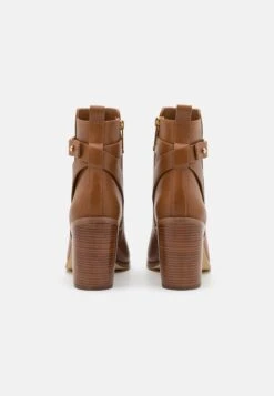 MICHAEL Michael Kors Darcy Heeled - Boots À Talons - Brown -Next Soldes 0e169c02dc4b425681be4dbe4d9223eb