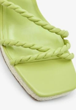 Next Forever Comfort Rope Standard - Sandales Compensées - Lime Green 9 Next Forever Comfort Rope Standard - Sandales Compensées - Lime Green -Next Soldes 0ebb3d5244024d84b799a256d3b6c02e