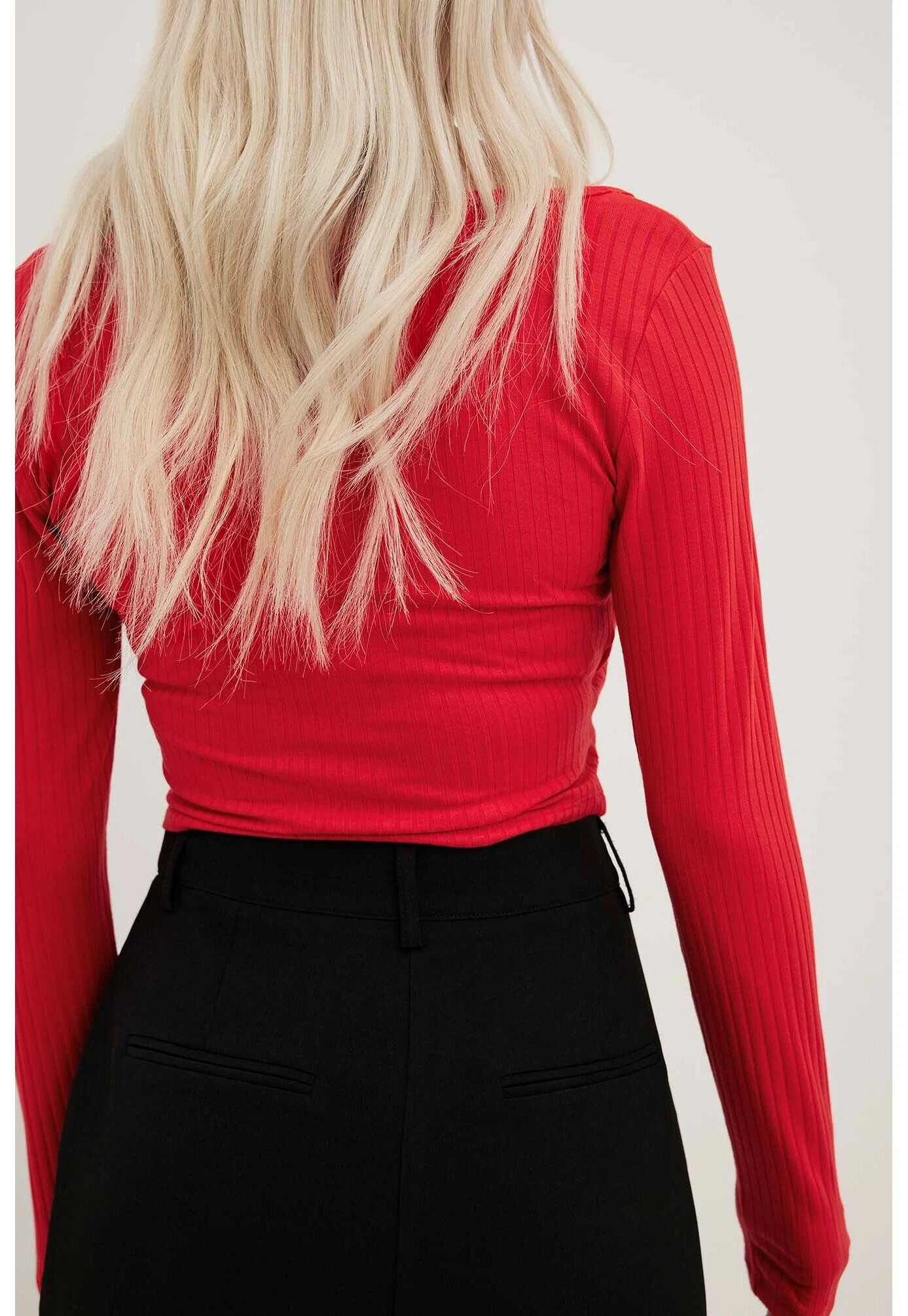 NA-KD Mit Herzausschnitt - Pullover - Red 5 NA-KD Mit Herzausschnitt - Pullover - Red – Image 3