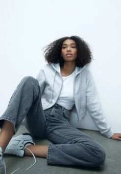 PULL & BEAR Hoodie With Zip - Sweat Zippé - Dark Grey 13 PULL & BEAR Hoodie With Zip - Sweat Zippé - Dark Grey -Next Soldes 0fe018e42b24477381a2be9c41f881f8