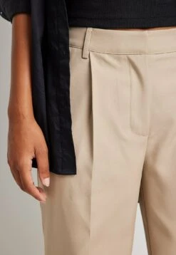 NA-KD Pantalon Classique - Taupe -Next Soldes 101245a1e4ec4d1e83fcfcc921301ee5