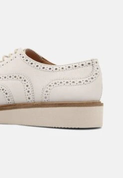 Clarks Baille Brogue - Derbies - White -Next Soldes 112bfa3a6a9f4b1b9c9541b49368ade4