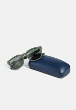 Lacoste Lunettes De Soleil - Matte Green 12 Lacoste Lunettes De Soleil - Matte Green -Next Soldes 12e198ff82f145959e32b7004bebf8f0