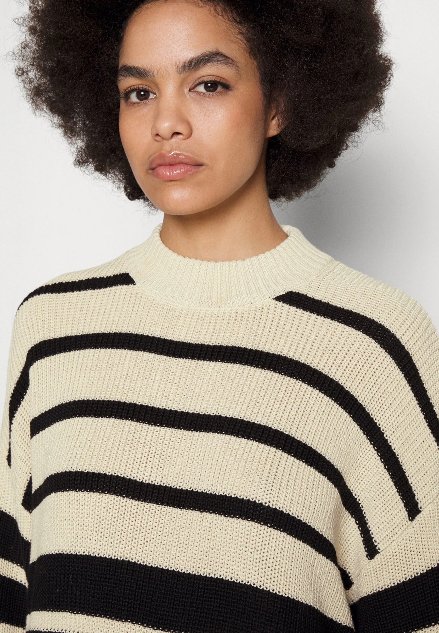 Monki Pullover - Black/Beige 7 Monki Pullover - Black/Beige – Image 5