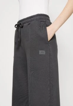 Alpha Industries X-Fit Label Wide - Pantalon De Survêtement - Vintage Grey 11 Alpha Industries X-Fit Label Wide - Pantalon De Survêtement - Vintage Grey -Next Soldes 143b700c19514155accfde1ddb8ec87a