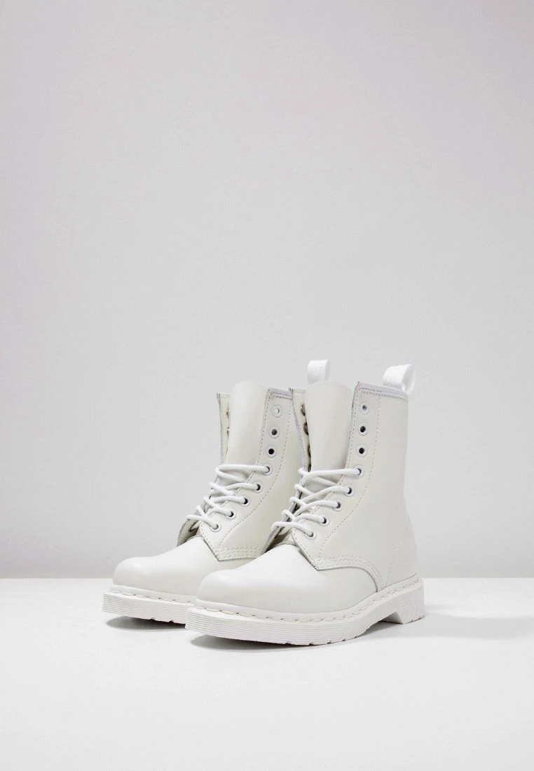 Dr. Martens 1460 Mono Boot - Bottines À Lacets - White 5 Dr. Martens 1460 Mono Boot - Bottines À Lacets - White – Image 3