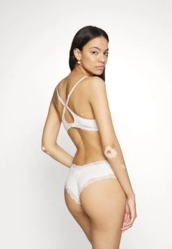 Triumph Natural Spotlight - Soutien-Gorge À Armatures - Fresh Powder 12 Triumph Natural Spotlight - Soutien-Gorge À Armatures - Fresh Powder -Next Soldes 186b3032748c4e62ab5748d19e00f030