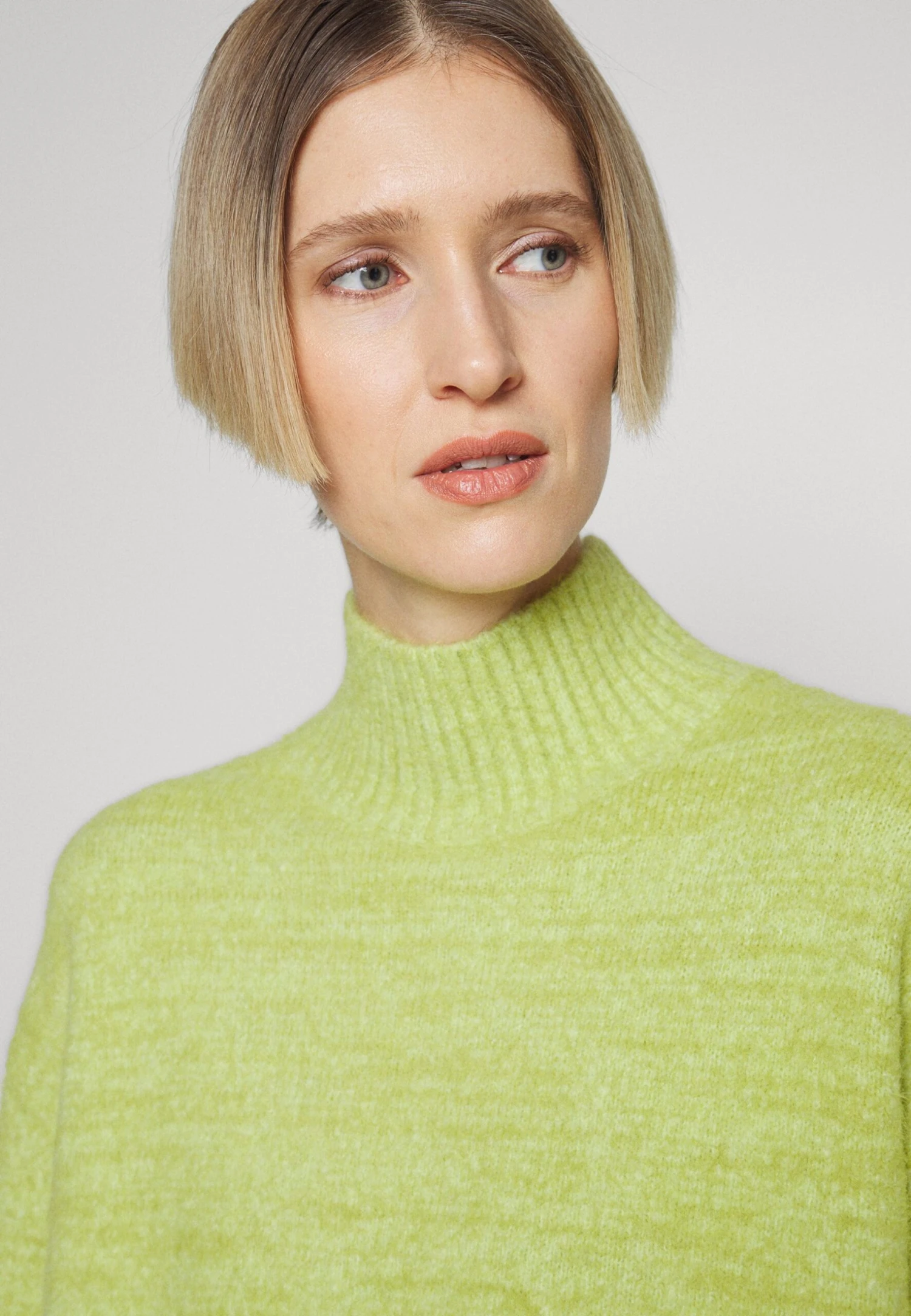 Fluffy Turteneck - Pullover - Avocado 8 Fluffy Turteneck - Pullover - Avocado – Image 6