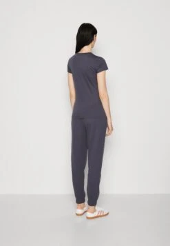 Armani Exchange T-Shirt Basique - Racing 10 Armani Exchange T-Shirt Basique - Racing -Next Soldes 1b7de7fb8dcd493ea99309fe8d9375b5