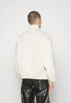 FIORUCCI World Over Half Zip Unisex - Sweatshirt - Cream -Next Soldes 1c9429ba8ab3412dba17824fb9f3249a