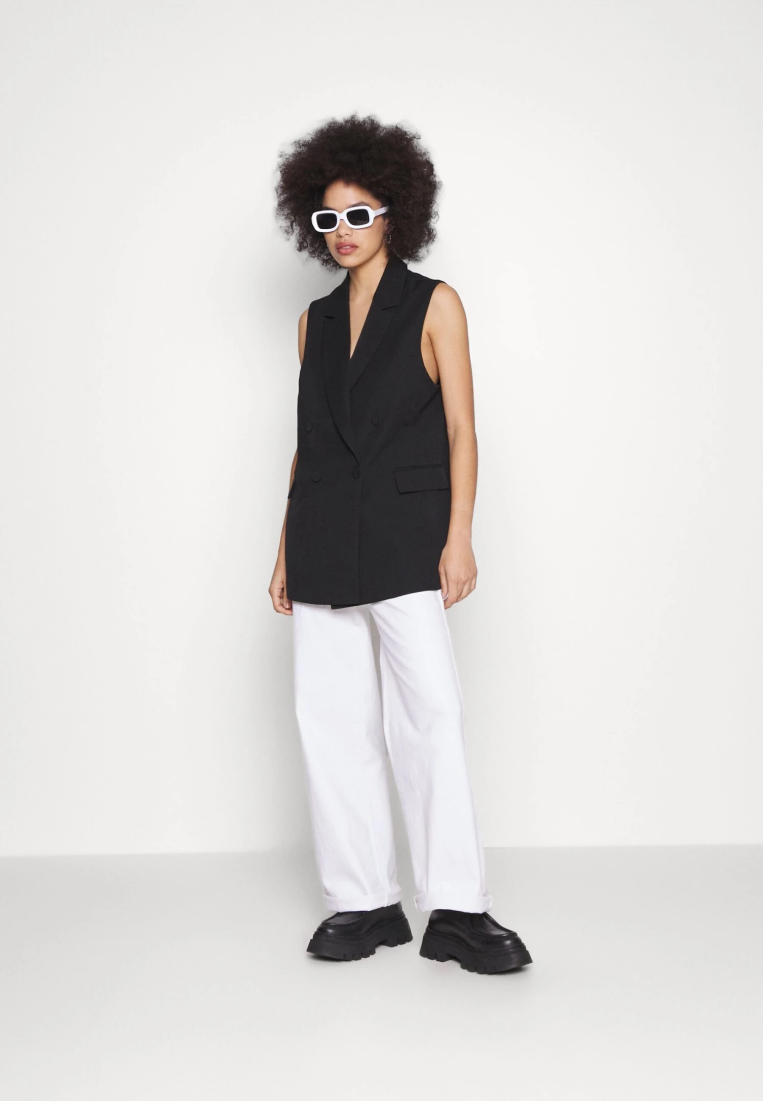 Yasloui Waistcoat - Veste Sans Manches - Black 4 Yasloui Waistcoat - Veste Sans Manches - Black – Image 2