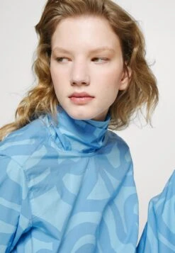 Marimekko Karina Joonas - T-Shirt À Manches Longues - Light Blue/Blue 16 Marimekko Karina Joonas - T-Shirt À Manches Longues - Light Blue/Blue -Next Soldes 1f8ebc57f63b4b458457e84581663313