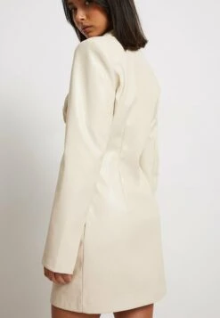 NA-KD Mit Geraffter Brust - Robe Chemise - Light Beige 7 NA-KD Mit Geraffter Brust - Robe Chemise - Light Beige -Next Soldes 206b70e0922c4575b7cd356a471c0b98