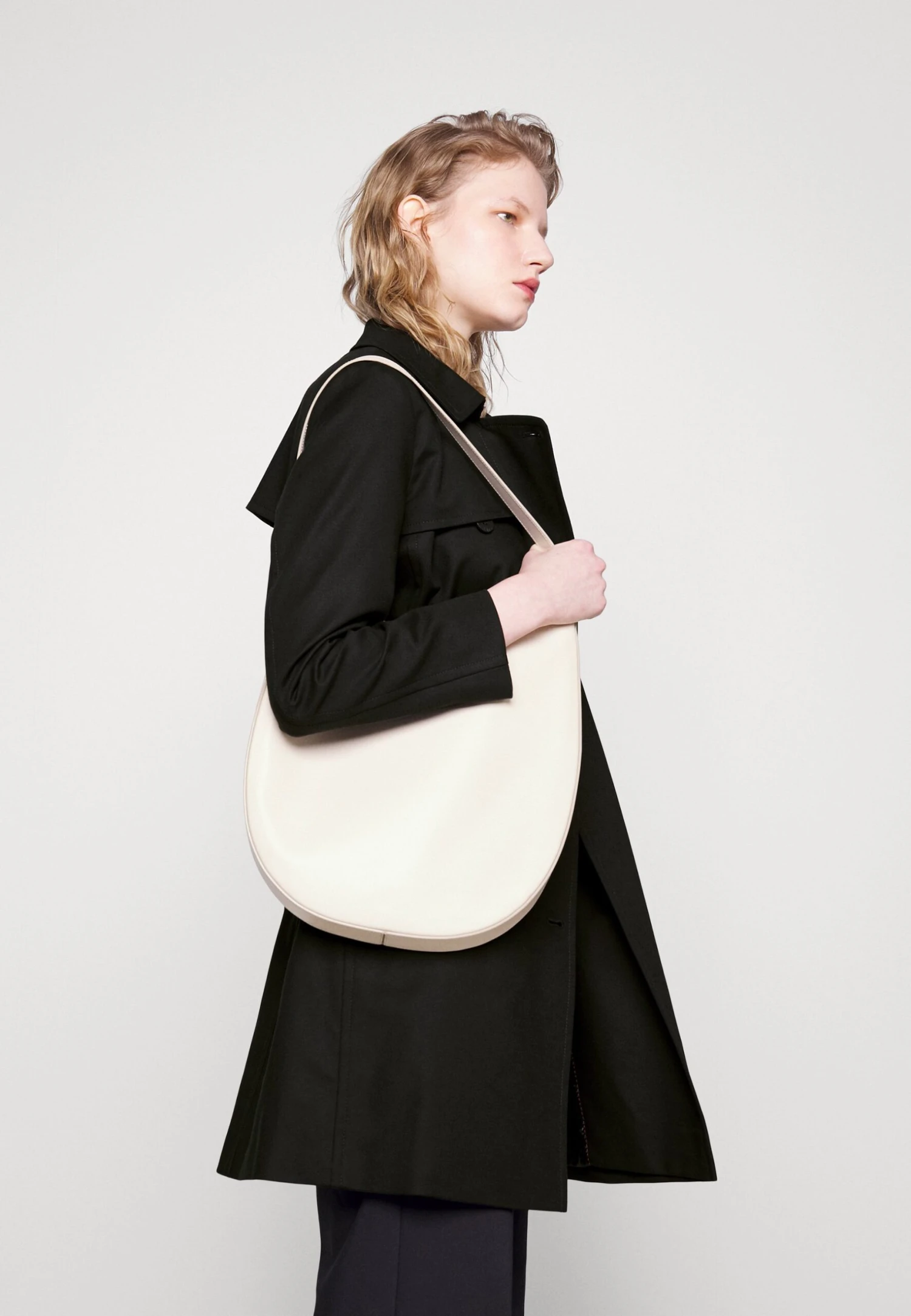Hugo Makaras - Trench - Black 6 Hugo Makaras - Trench - Black – Image 4