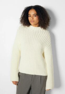 BERSHKA High Neck - Pullover - Off White