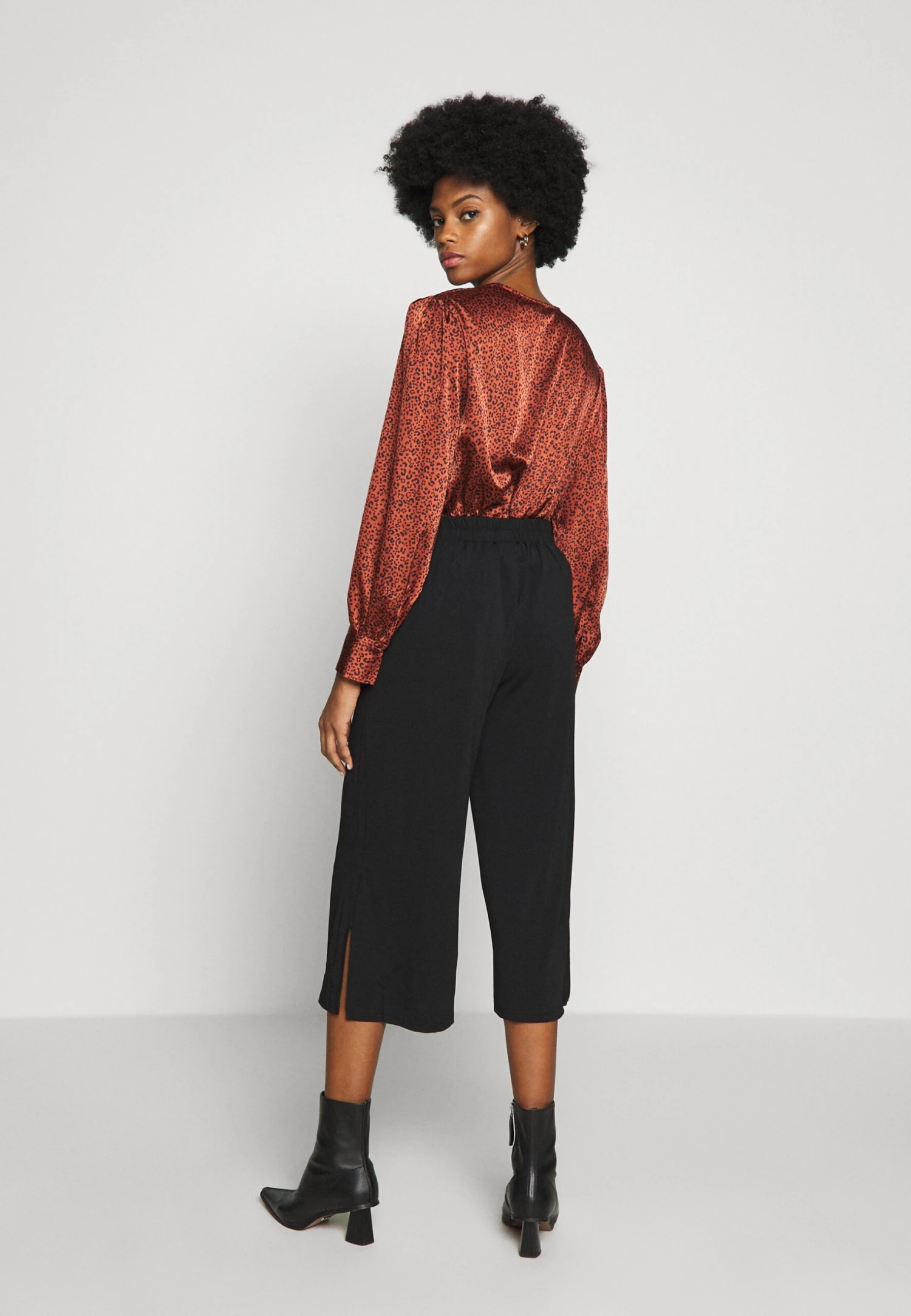 Kaffe Kamalli - Pantalon Classique - Black Deep 5 Kaffe Kamalli - Pantalon Classique - Black Deep – Image 3