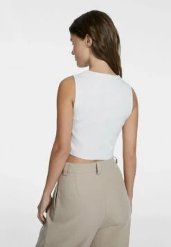 Stradivarius Kurze Basic - Veste Sans Manches - White 12 Stradivarius Kurze Basic - Veste Sans Manches - White -Next Soldes 297fa1bef65a46d0a560878f6edf523d