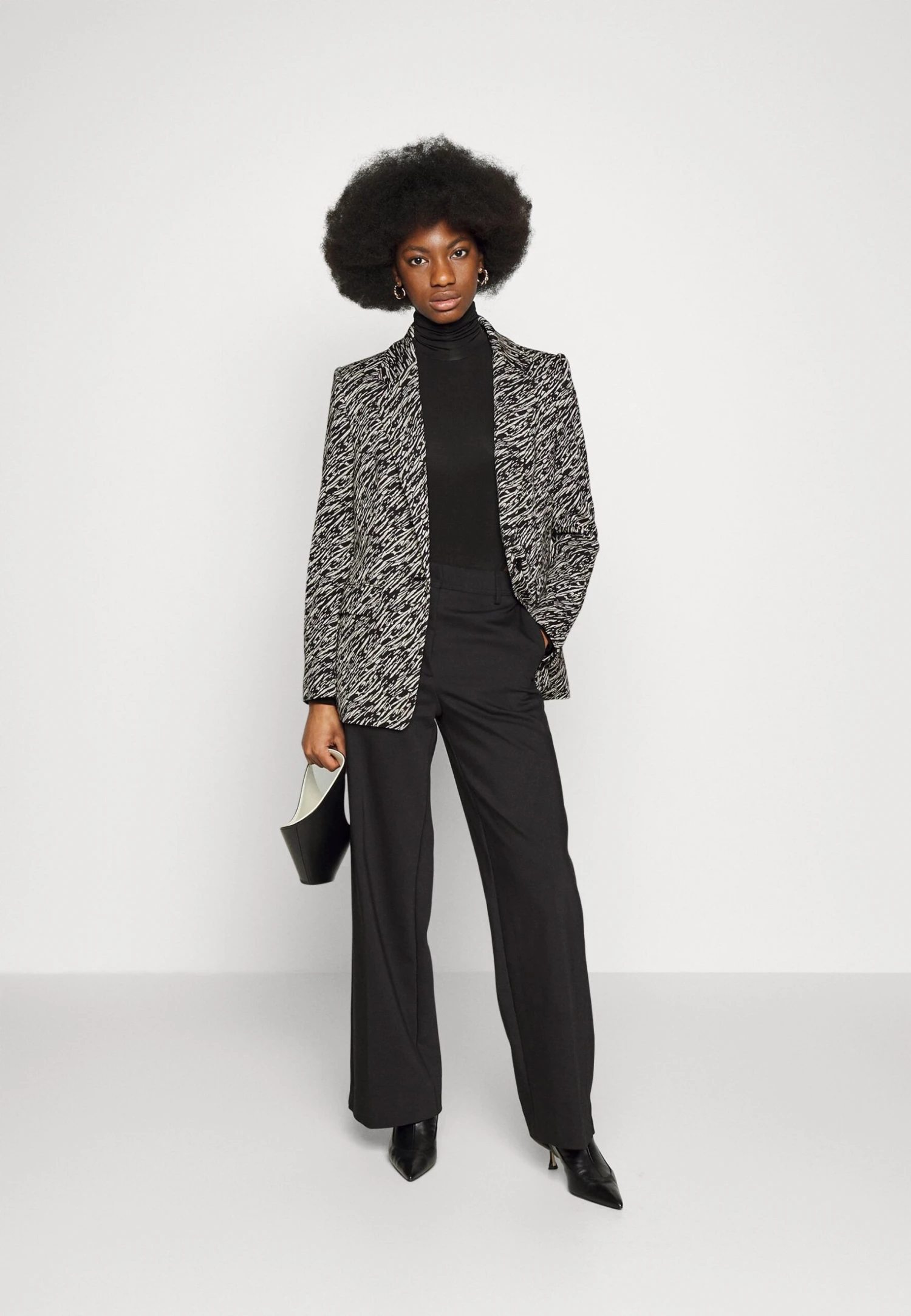 DRYKORN Atlin - Blazer - Black 4 DRYKORN Atlin - Blazer - Black â Image 2