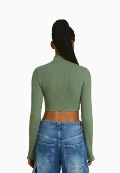 BERSHKA Gilet - Khaki 10 BERSHKA Gilet - Khaki -Next Soldes 2ed101f0f53d4c5eb25ffbb32da91138