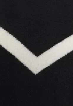 V Line High Neck - Pullover - Black 7 V Line High Neck - Pullover - Black -Next Soldes 2f100d781fa741a288a289f63a774c20