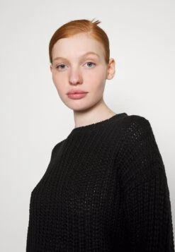 Noisy May Nmcharlie L S O Neck - Pullover - Black 11 Noisy May Nmcharlie L S O Neck - Pullover - Black -Next Soldes 2fb32570522d4cefa781a43b4f860c2e