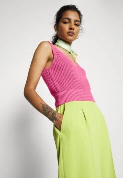 Noisy May Petite Nmsara Petite - Débardeur - Ibis Rose 11 Noisy May Petite Nmsara Petite - Débardeur - Ibis Rose -Next Soldes 301a3a914c254d27a0524e9d22ef0764