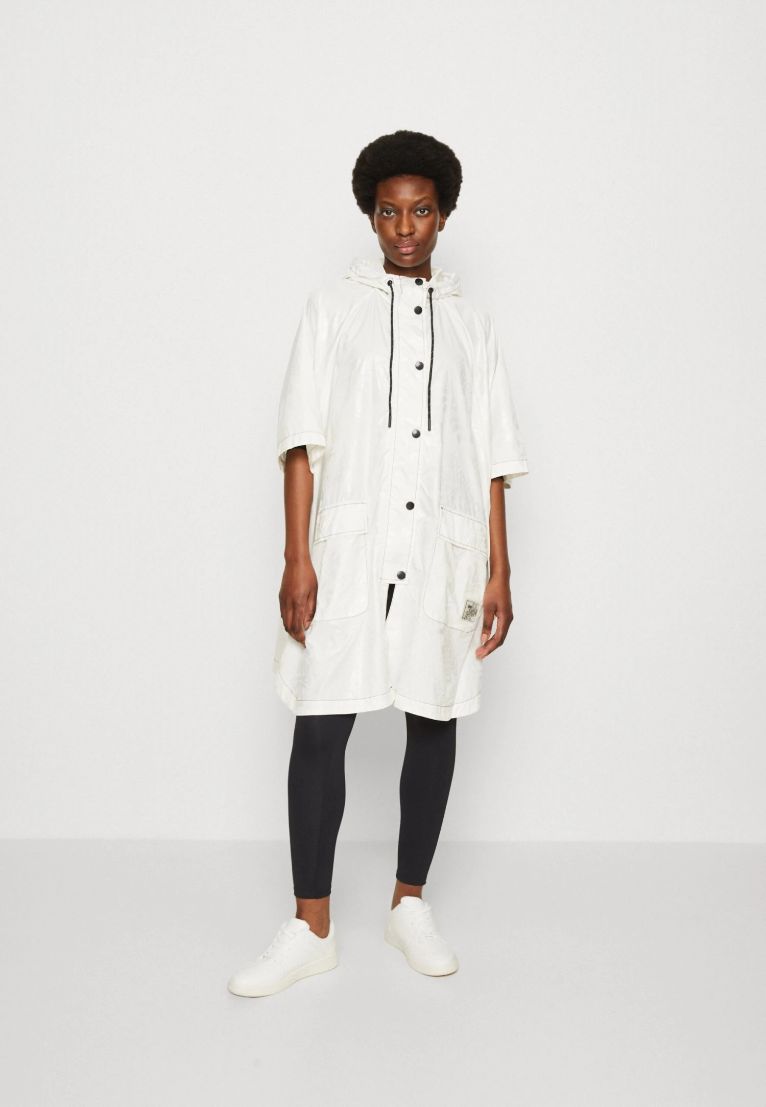 Desigual Poncho Psicolover Colima - Parka - Blanco Nieve 3 Desigual Poncho Psicolover Colima - Parka - Blanco Nieve