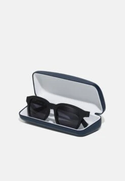 Lacoste Unisex - Lunettes De Soleil - Matte Black -Next Soldes 30bff7a1ec504fa0bf6aae5d81638e04