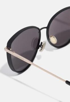 Lacoste Lunettes De Soleil - Matte Black 11 Lacoste Lunettes De Soleil - Matte Black -Next Soldes 30e0bcd5cc6445c5891fb29ca13b12d8