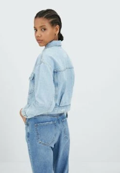 Stradivarius Ropped - Veste En Jean - Light Blue 12 Stradivarius Ropped - Veste En Jean - Light Blue -Next Soldes 311fceaacc494646801f8d7e1984f6ab