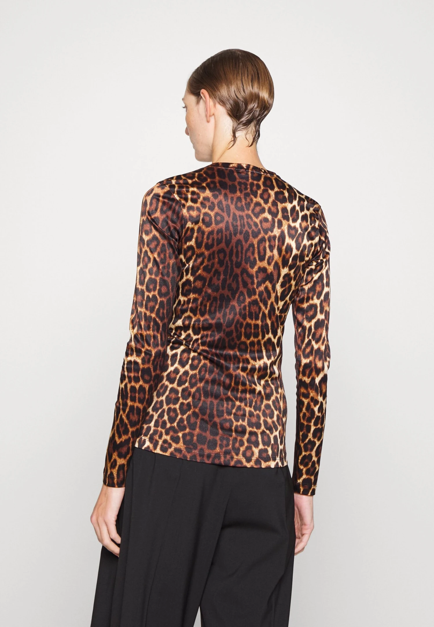 Leo - T-Shirt À Manches Longues - Brown 5 Leo - T-Shirt À Manches Longues - Brown – Image 3