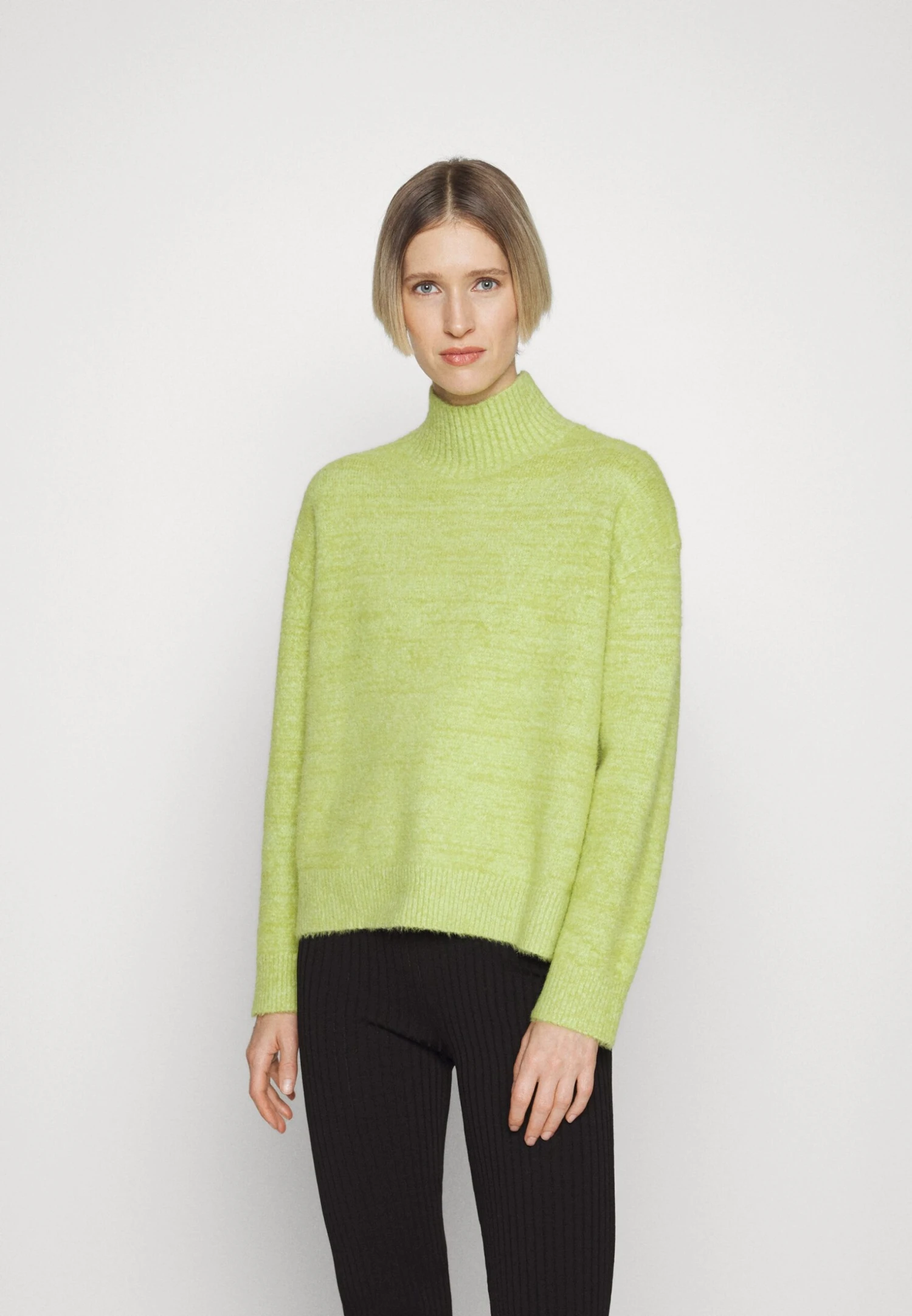 Fluffy Turteneck - Pullover - Avocado 5 Fluffy Turteneck - Pullover - Avocado – Image 3