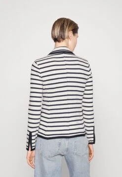 MAX & Co. Vetrina - Gilet - Avorio/Blu 9 MAX & Co. Vetrina - Gilet - Avorio/Blu -Next Soldes 34a76376f3dd4604b611202121cf051a