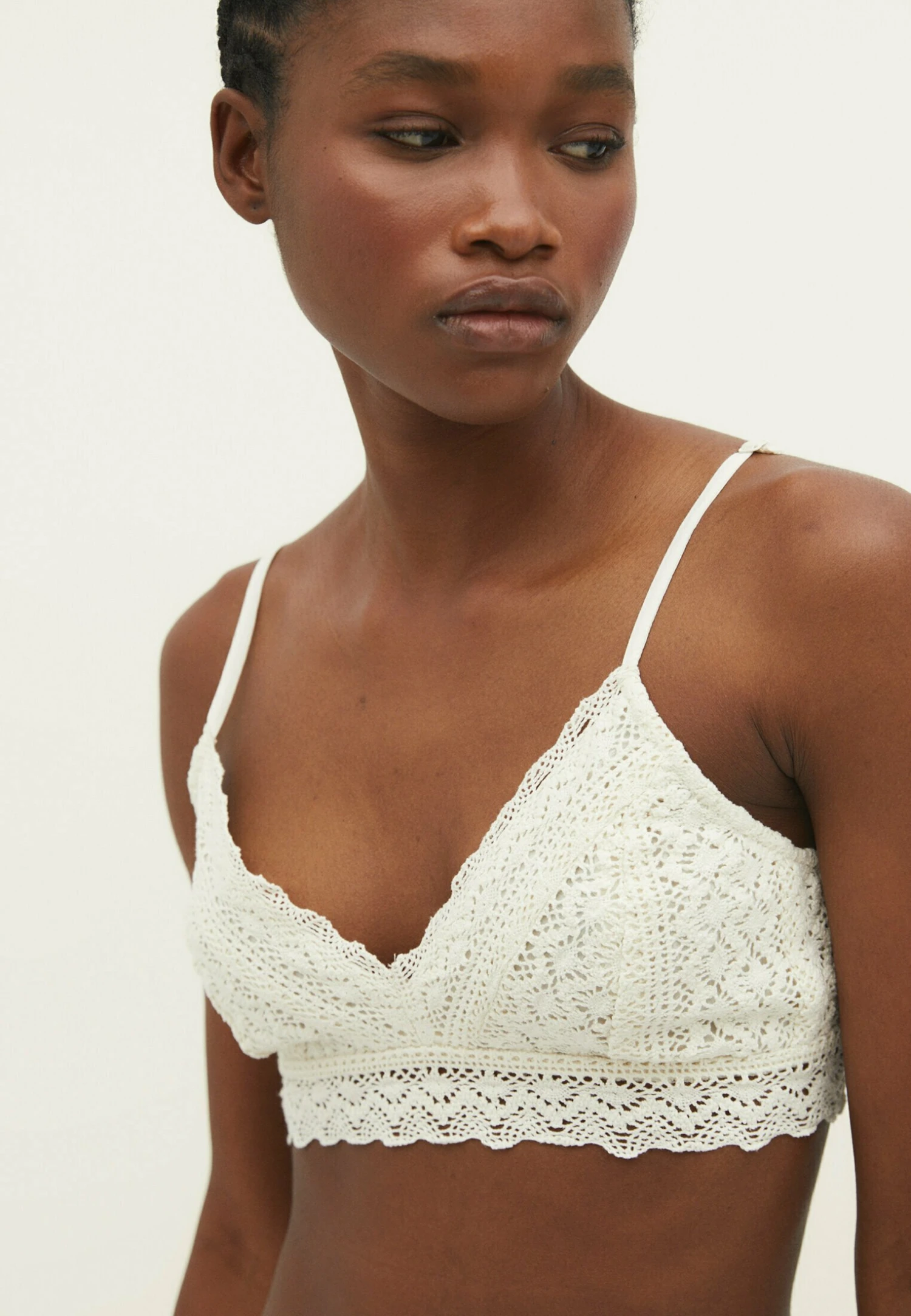 Stradivarius Soutien-Gorge À Armatures - Off White 6 Stradivarius Soutien-Gorge À Armatures - Off White – Image 4