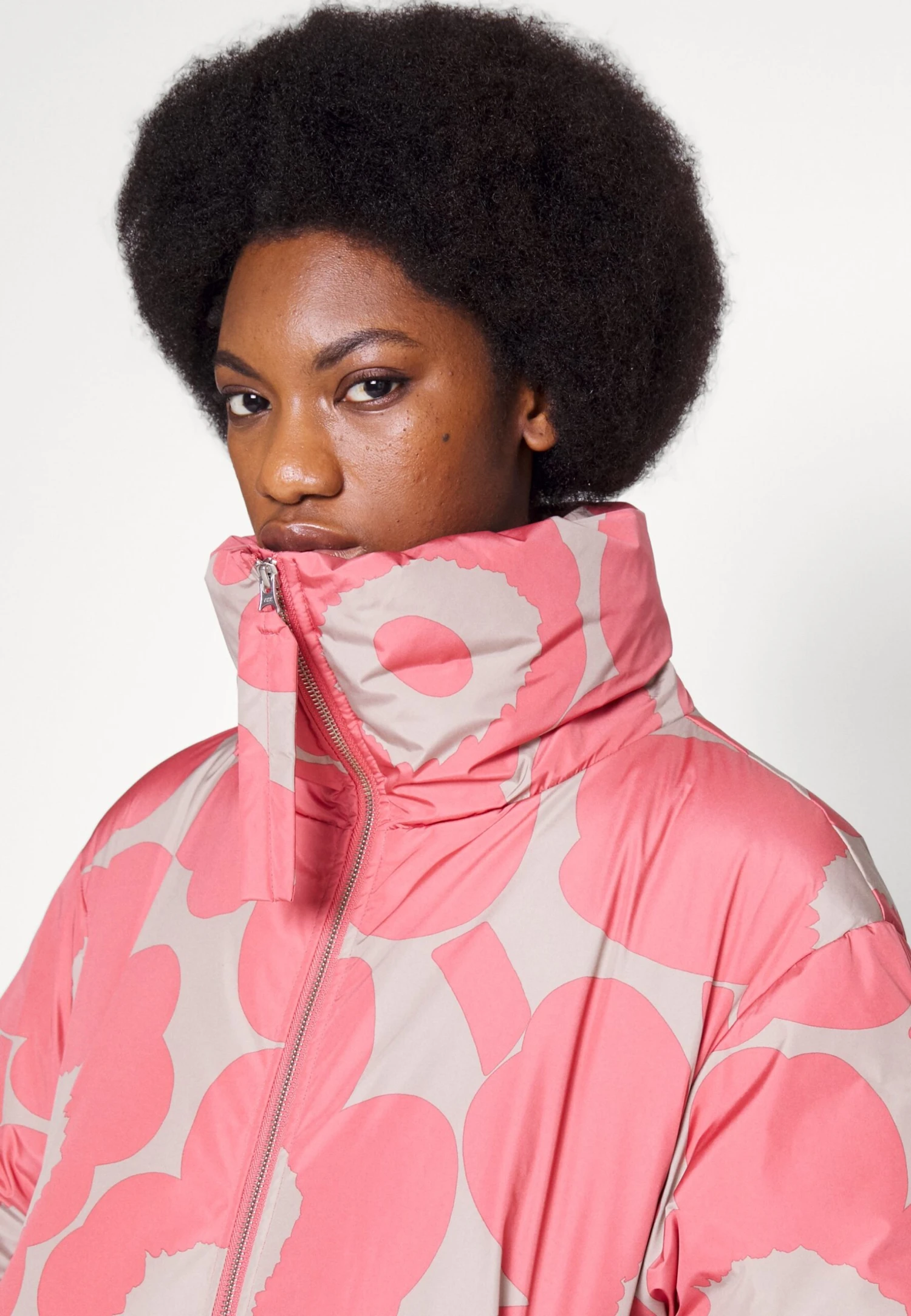 Marimekko Judea Unikko Coat - Doudoune - Beige/Pink 6 Marimekko Judea Unikko Coat - Doudoune - Beige/Pink – Image 4