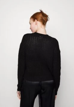 Noisy May Nmcharlie L S O Neck - Pullover - Black 10 Noisy May Nmcharlie L S O Neck - Pullover - Black -Next Soldes 36b4b6064bc14f359b9c3885ba436259