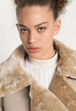 NA-KD Biker Jacket - Veste En Similicuir - Beige 11 NA-KD Biker Jacket - Veste En Similicuir - Beige -Next Soldes 3722334d1d3b44dc82fd90baa82a9952