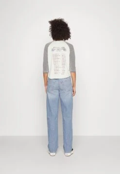 BDG Urban Outfitters Burnout Eagle Tee - T-Shirt À Manches Longues - Grey 10 BDG Urban Outfitters Burnout Eagle Tee - T-Shirt À Manches Longues - Grey -Next Soldes 37355f05874643bd96a66fe9a0d5e850