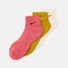 Nike Performance Everyday Plus Cush Ankle Unisex 3 Pack - Chaussettes De Sport - Adobe University Red/Bronzine/Guava Ice 1 Nike Performance Everyday Plus Cush Ankle Unisex 3 Pack - Chaussettes De Sport - Adobe University Red/Bronzine/Guava Ice -Next Soldes 377b0ae3c9744a47b019e86951fdd026
