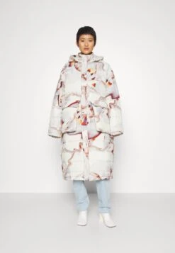 Henrik Vibskov Tabasco Long Coat - Manteau D'Hiver - Snow Tomato Mouse -Next Soldes 37d9754aa3ae4b7f93ecfe586f75fe40