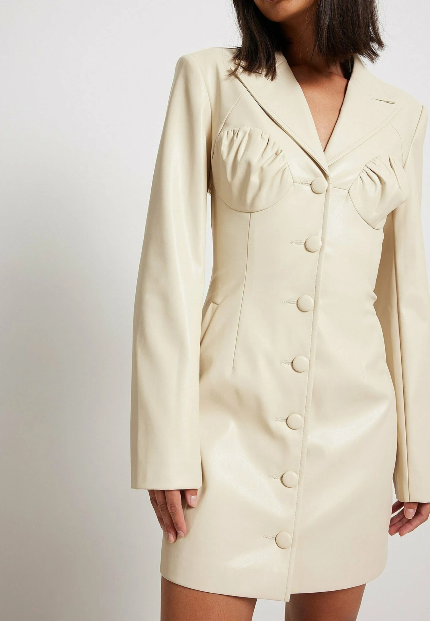 NA-KD Mit Geraffter Brust - Robe Chemise - Light Beige 3 NA-KD Mit Geraffter Brust - Robe Chemise - Light Beige