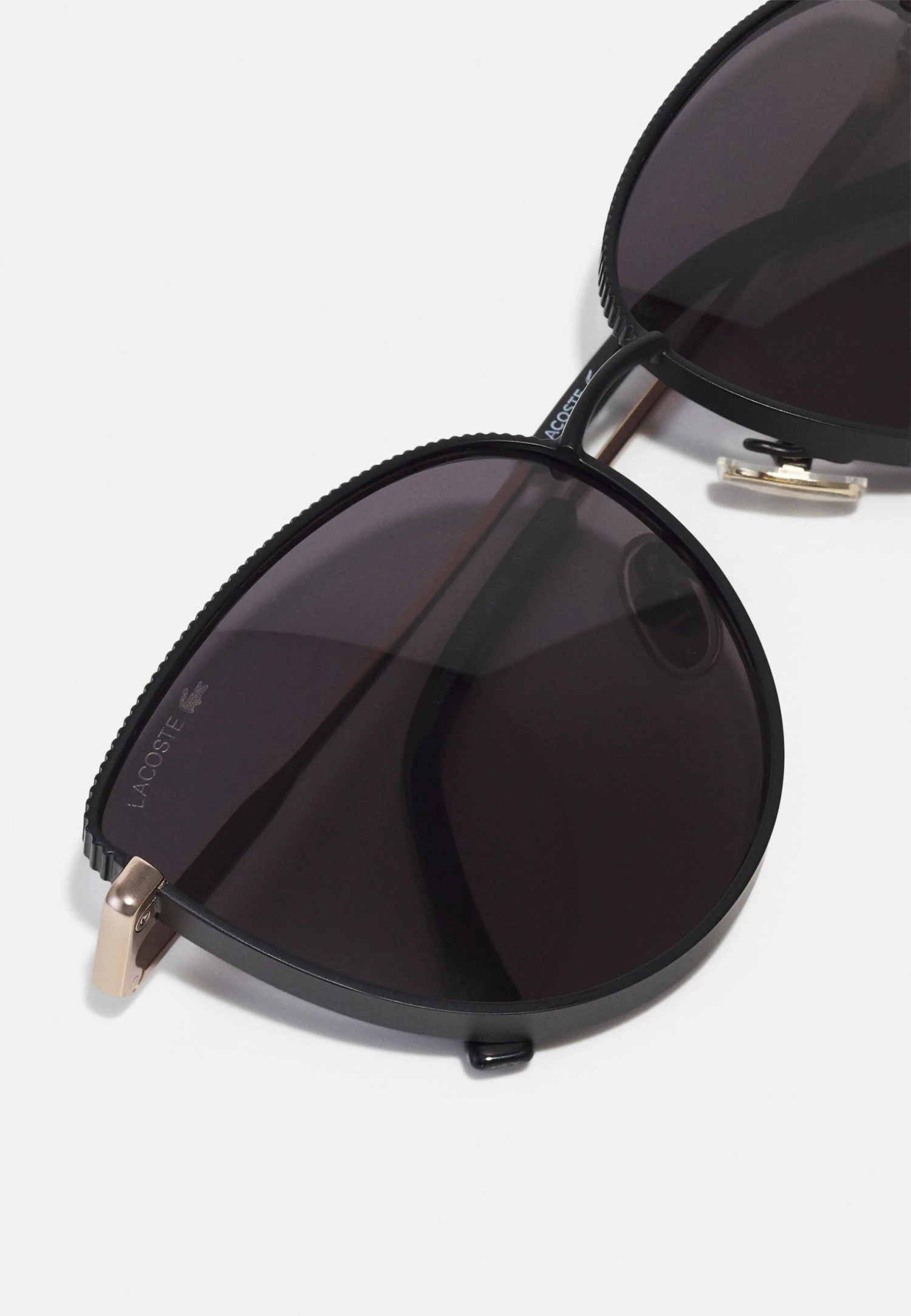 Lacoste Lunettes De Soleil - Matte Black 5 Lacoste Lunettes De Soleil - Matte Black – Image 3
