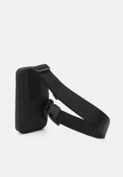 Lacoste Unisex - Sac Bandoulière - Noir -Next Soldes 3c9ac371527545e39c83aeb246279481