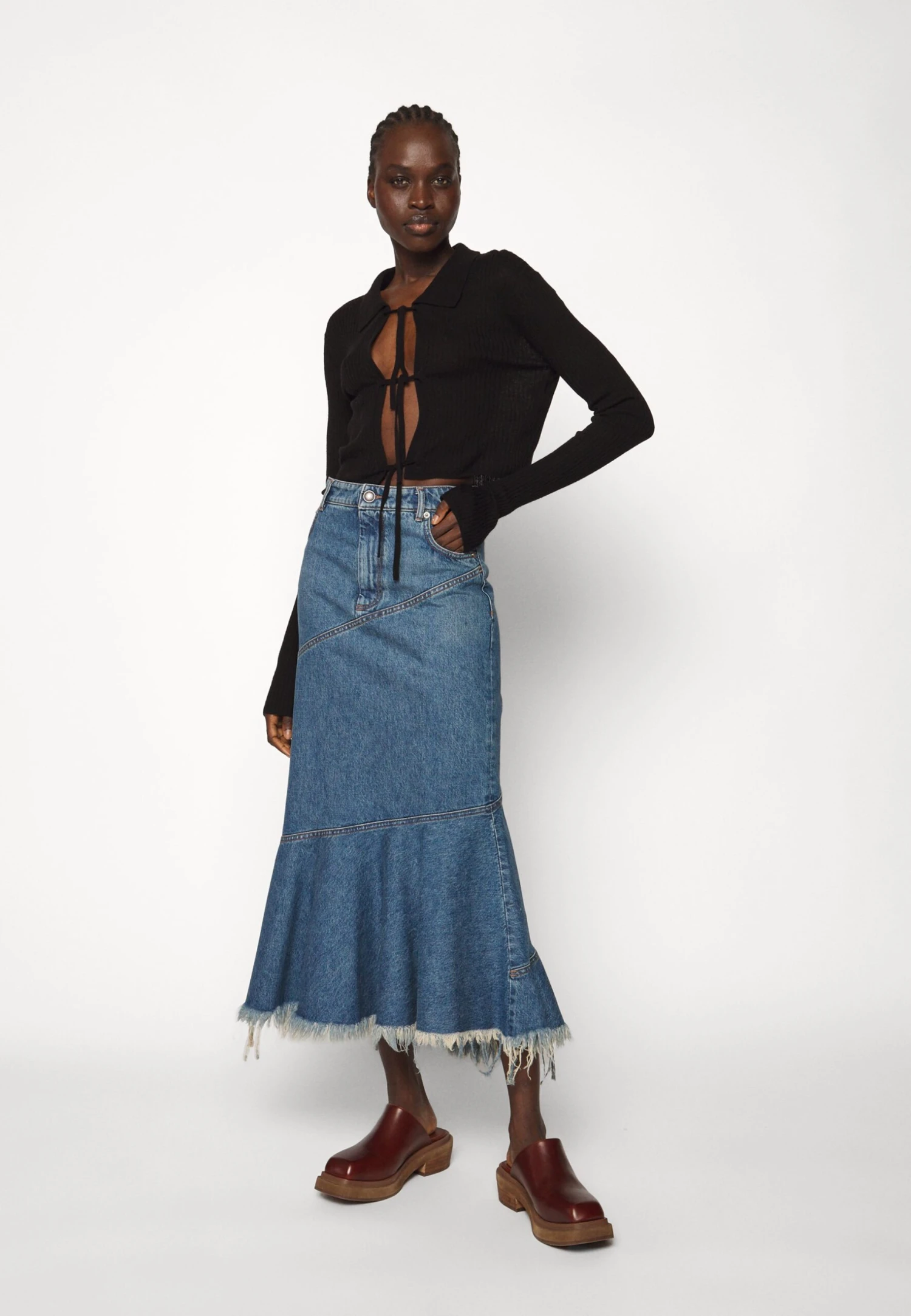 Filippa K Cropped Tie Cardigan - Gilet - Black 7 Filippa K Cropped Tie Cardigan - Gilet - Black – Image 5