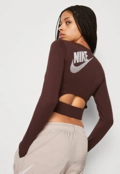 Nike Sportswear Crop - T-Shirt À Manches Longues - Earth -Next Soldes 3e51d8a4b78640fc95f78cea40db31c3