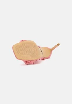 Guess Bingo - Sandales À Talons Hauts - Fuxia 12 Guess Bingo - Sandales À Talons Hauts - Fuxia -Next Soldes 400d6f2b200540ed8b52058eb9f9b5d5